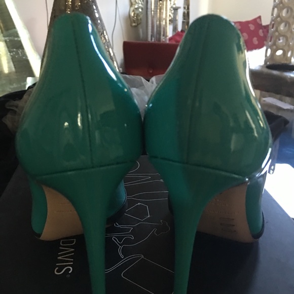 Ruthie Davis-Pointed Colorblock Heel ( Size 10) - Picture 8 of 8